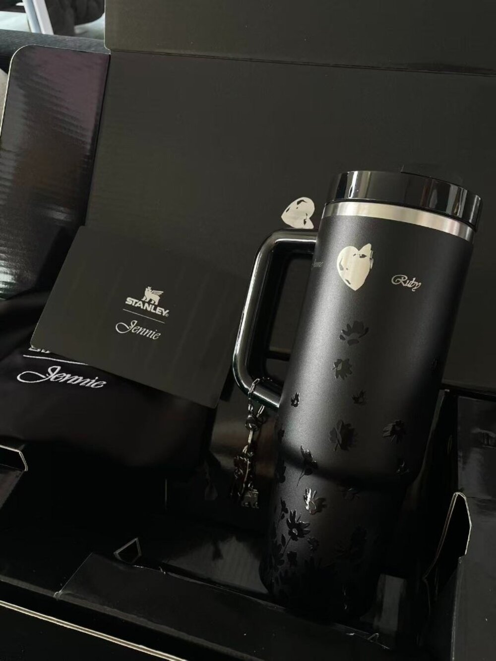 Stanley x Jennie Ruby Quencher H2.0 Tumbler Limited Edition 40 oz Gift Box New